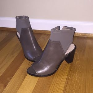 NEVER WORN BOOTIES